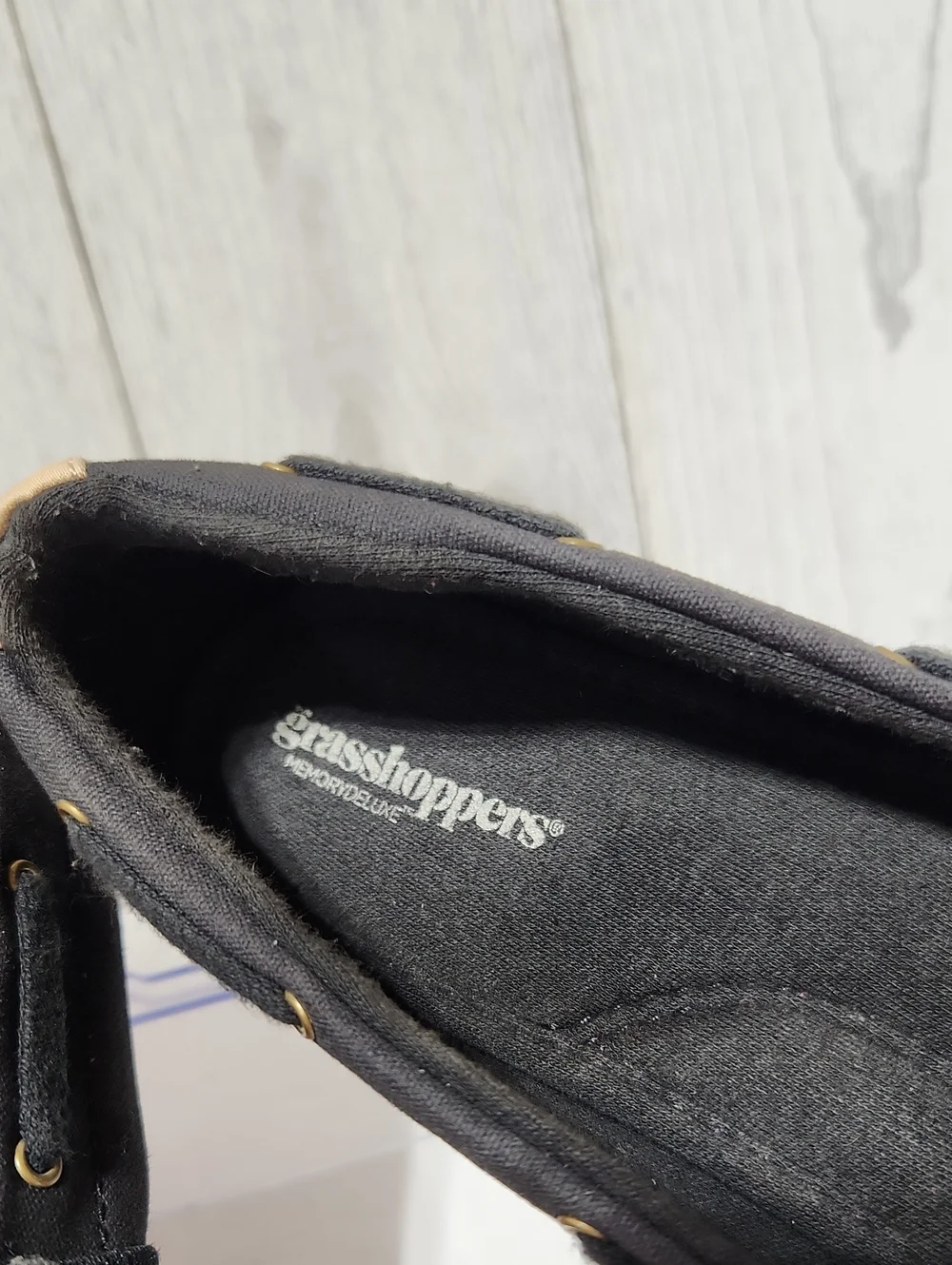 Grasshoppers black slip